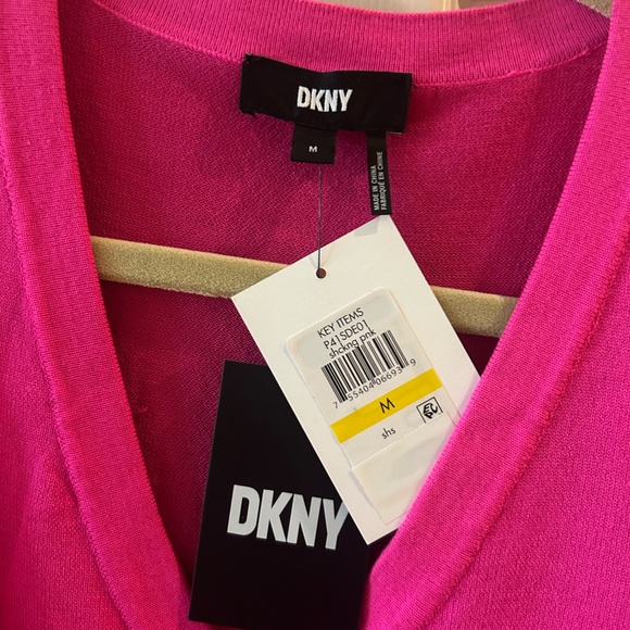 DKNY Shocking Pink Sweater, medium length Sleeve, Medium, New with Tag - Picture 2 of 3